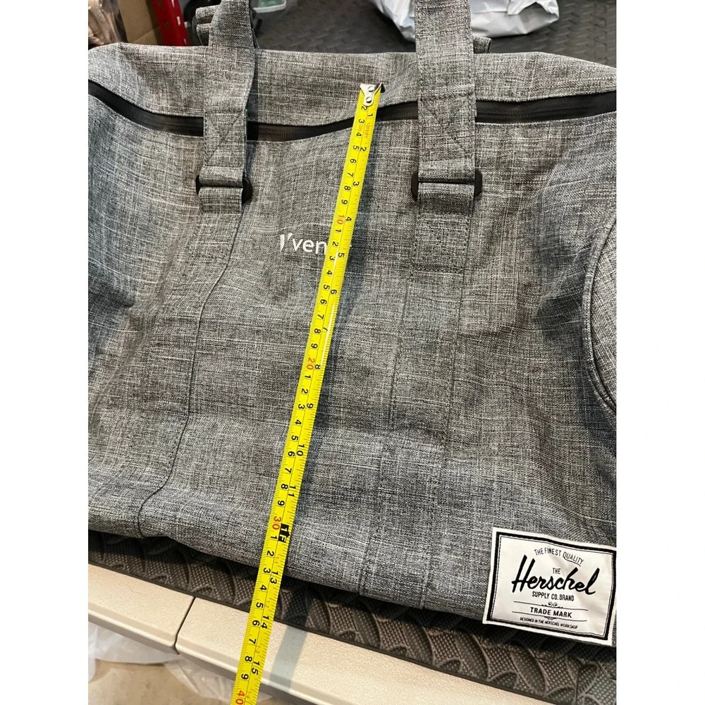 Herschel Supply Co Novel Duffle Bag Unisex OS Gray Heathered Vendr Logo